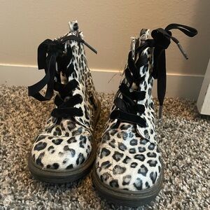 Size 10 cheetah print boots